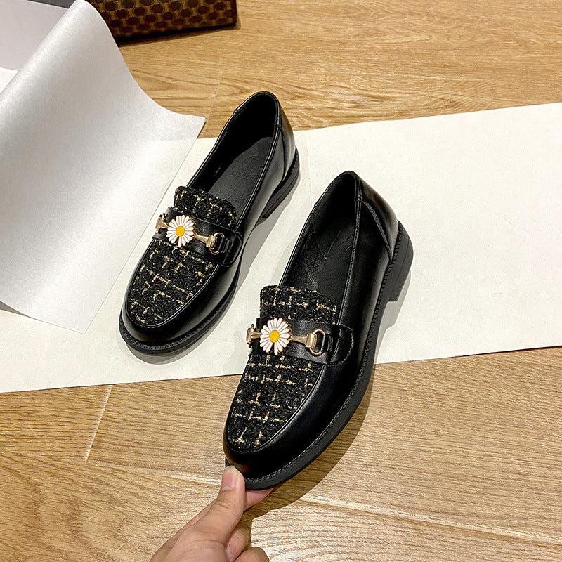 Retro Chic Flat Shoes