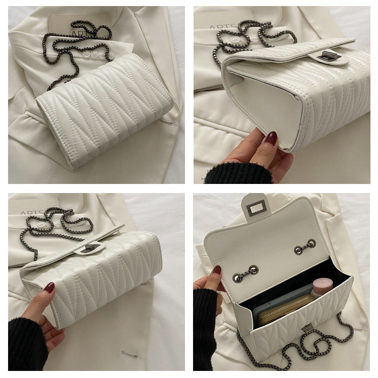 Retro Textured Diamond Small Bag