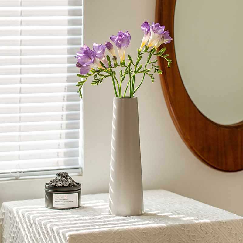 Narrow-Mouth Tulip Ceramic Vase