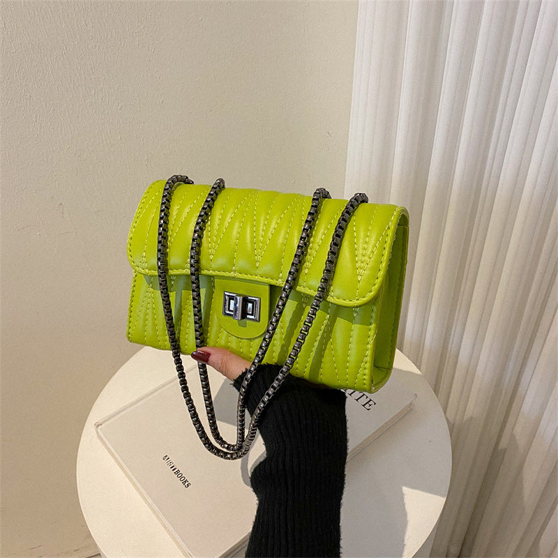 Retro Textured Diamond Small Bag