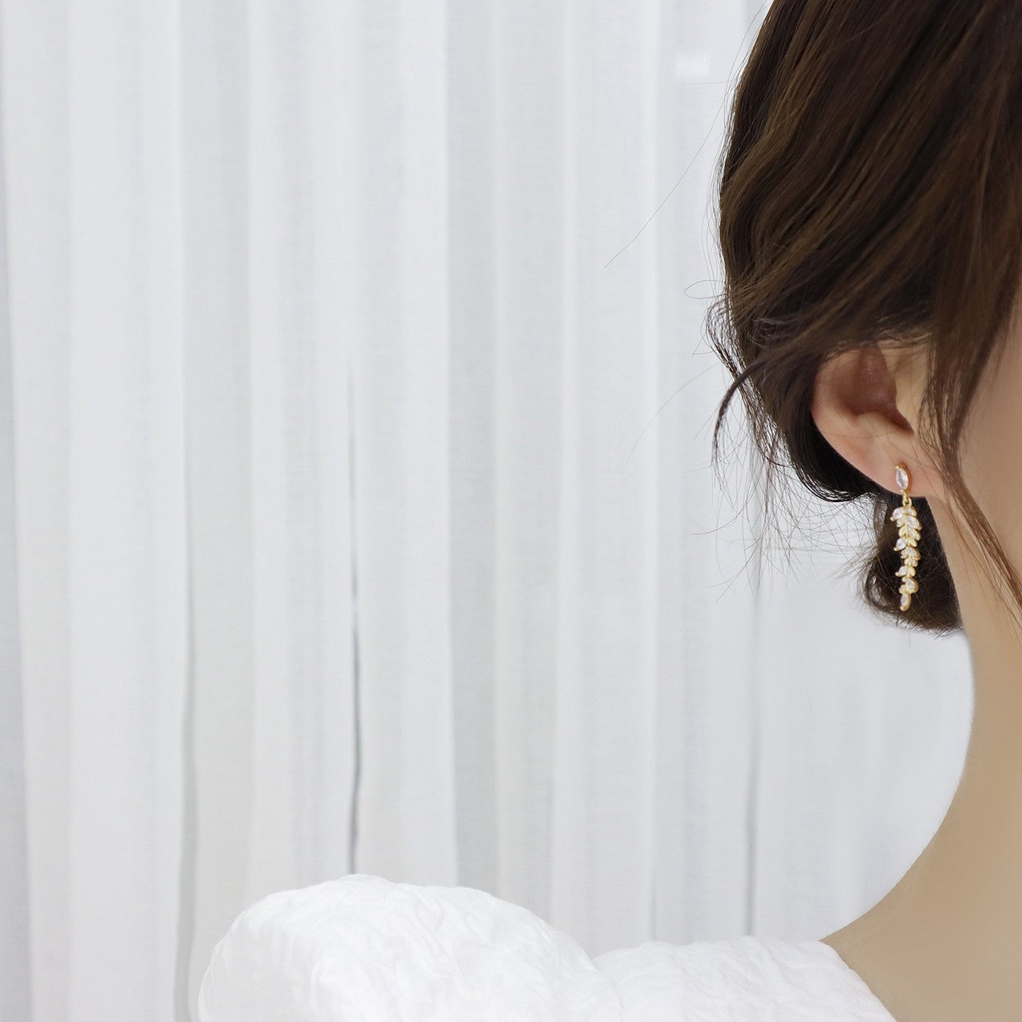 S925 Silver Micro-set Zirconia Leaf Earrings