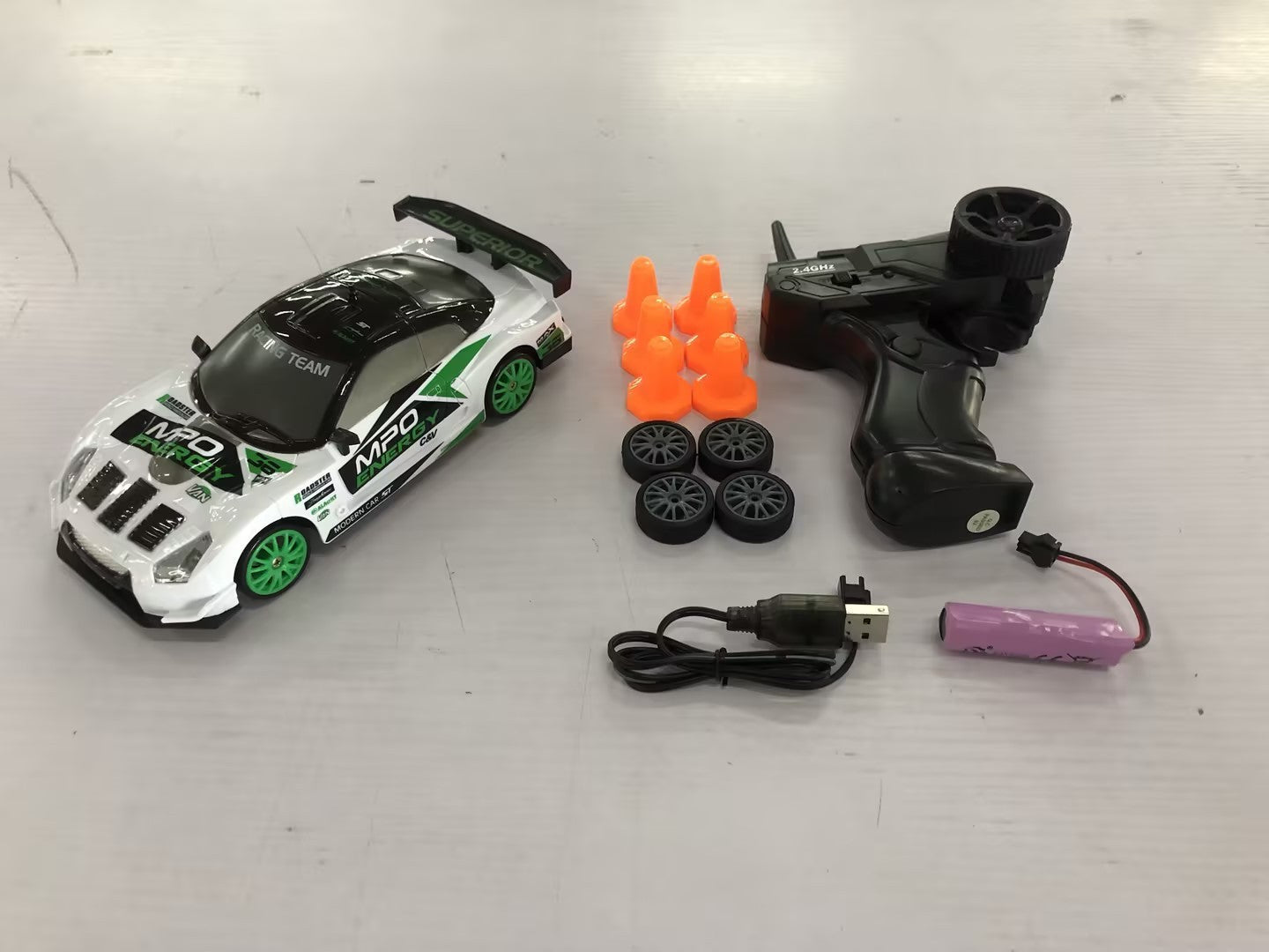 2.4G 4WD RC Drift Car Toy