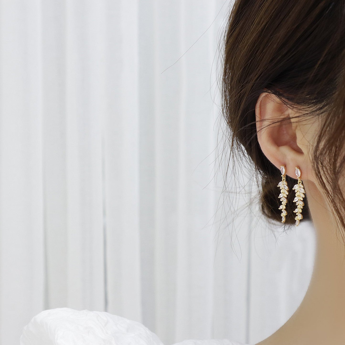 S925 Silver Micro-set Zirconia Leaf Earrings