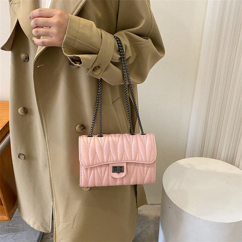 Retro Textured Diamond Small Bag