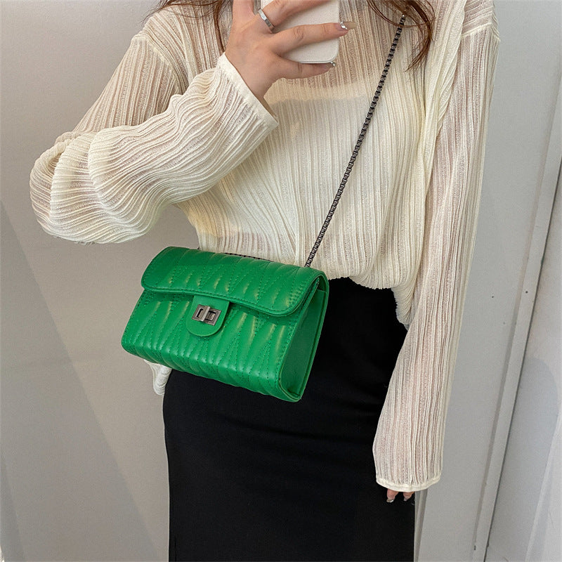 Retro Textured Diamond Small Bag