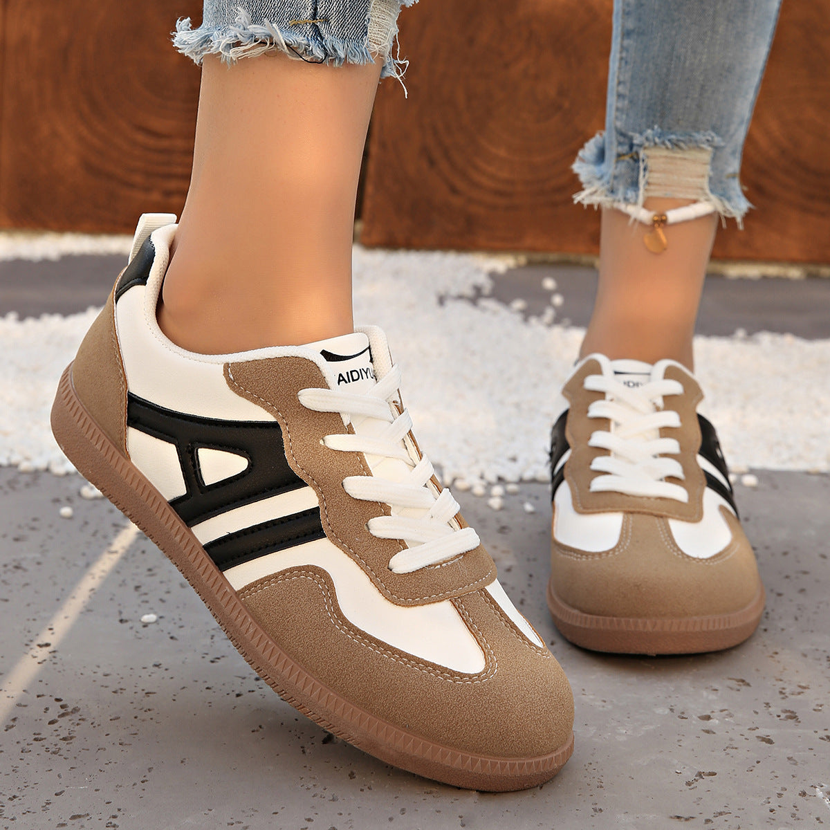 Retro Lace-up Lightweight Women's Sneakers