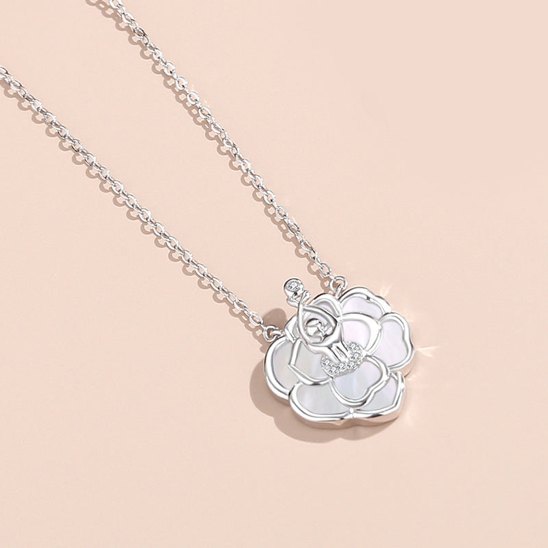 Women's Fashion New Camellia Necklace